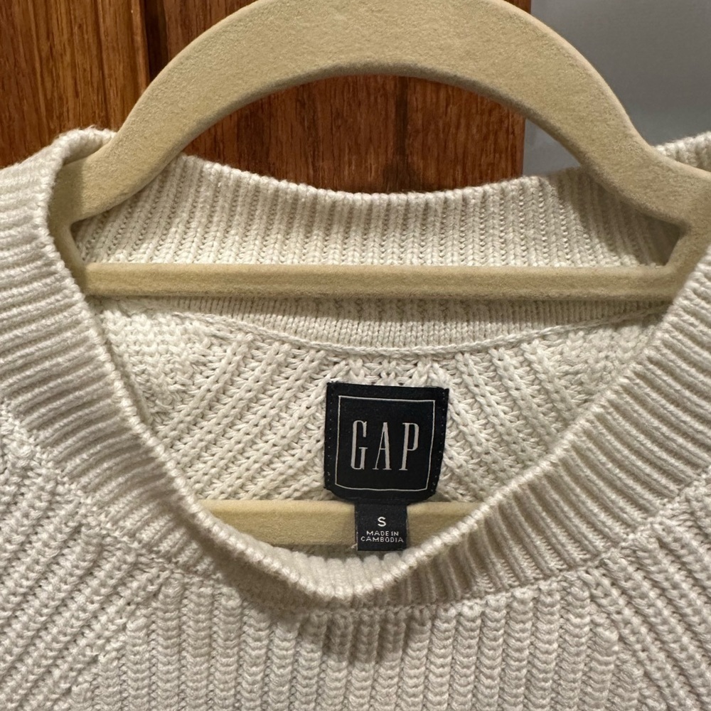 Gap white, yellow and orange color block sweater in good condition! - Picture 2 of 8